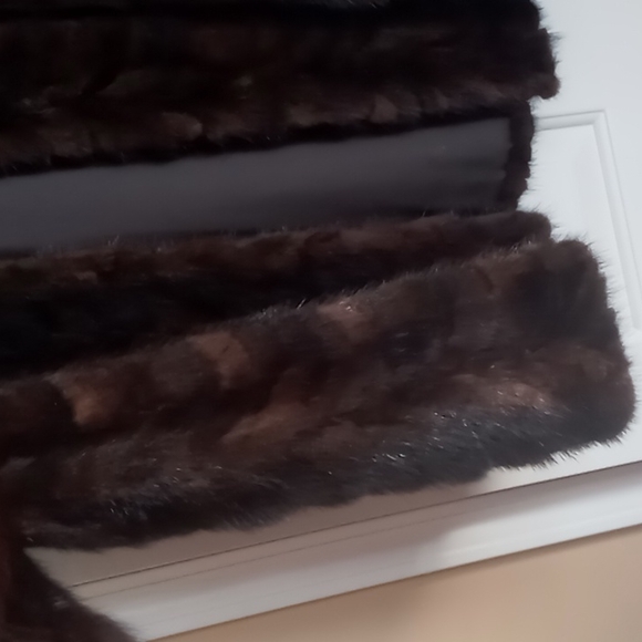 Mink/ Fox Short Jacket Size M/L - Picture 12 of 16